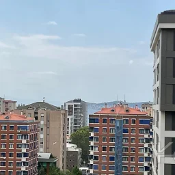 Laci̇vertcadde Suadi̇ye Bağdat Cad. Çok Yakin 5 Yillik 110m² Net
