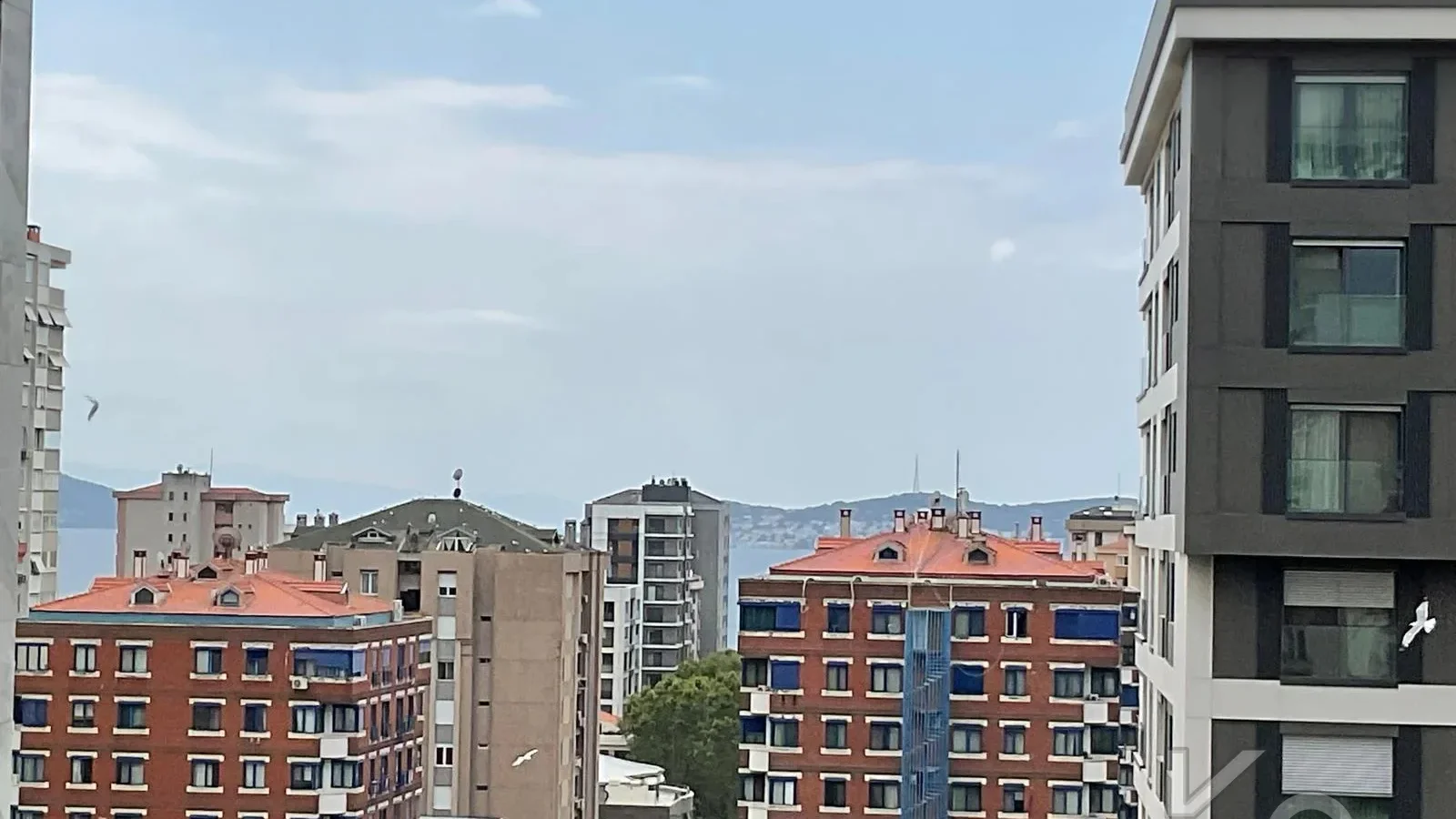 Laci̇vertcadde Suadi̇ye Bağdat Cad. Çok Yakin 5 Yillik 110m² Net
