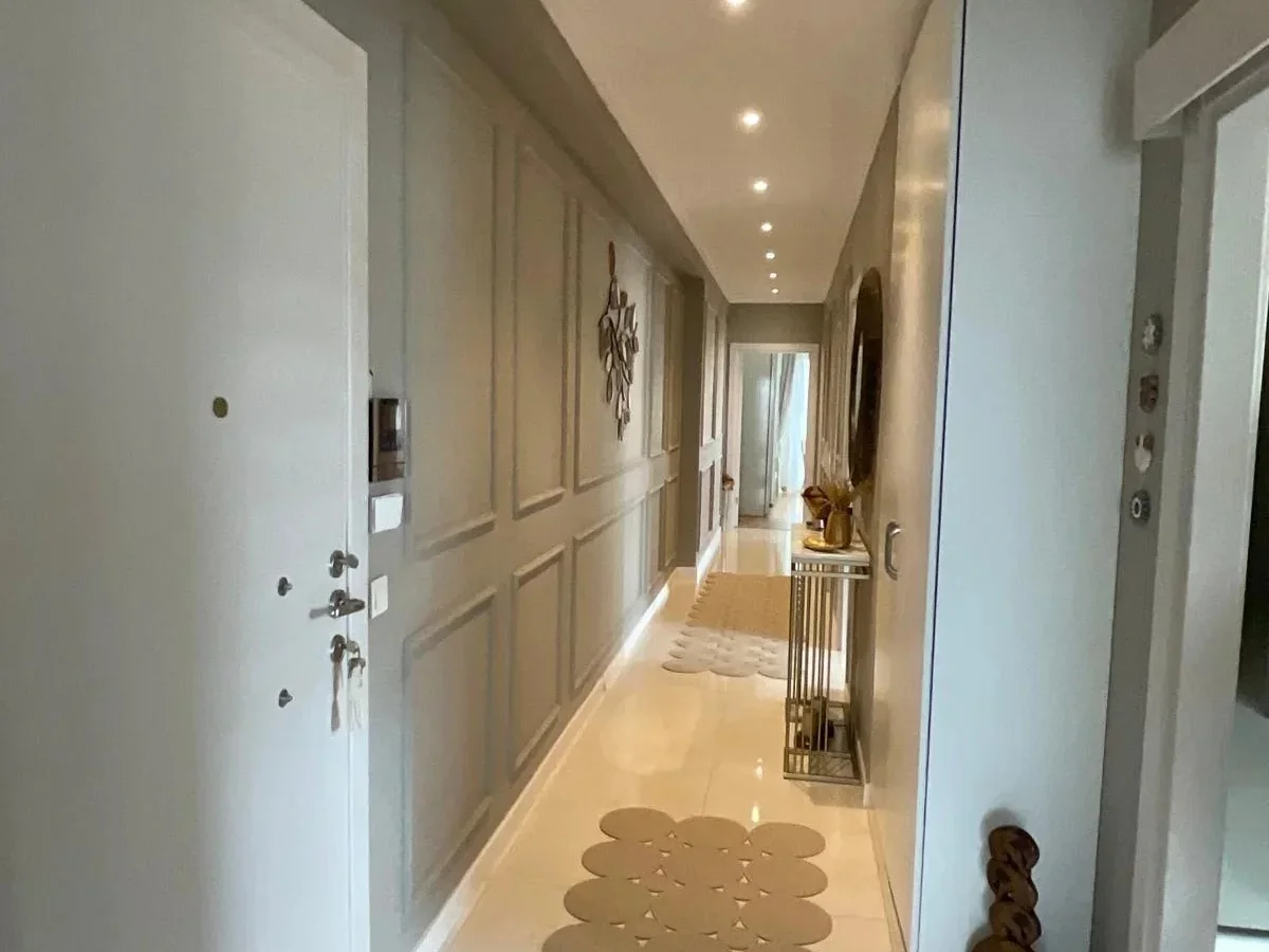 Laci̇vertcadde Suadi̇ye Bağdat Cad. Çok Yakin 5 Yillik 110m² Net