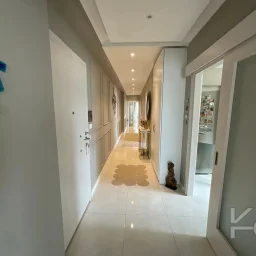 Laci̇vertcadde Suadi̇ye Bağdat Cad. Çok Yakin 5 Yillik 110m² Net