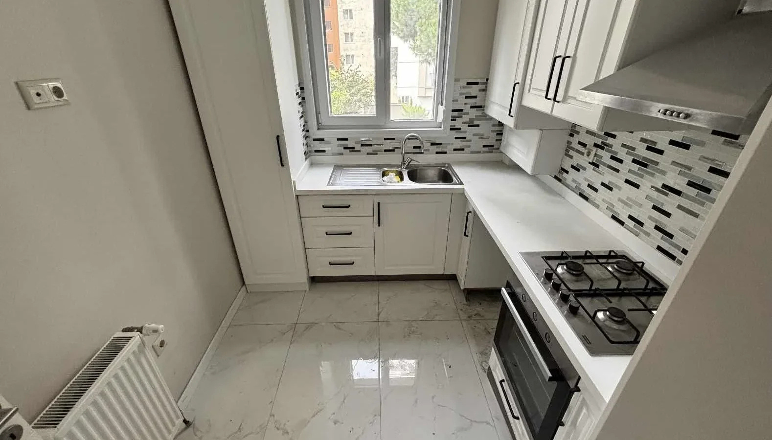 Sağlam'dan Merdivenköyün En Nezih Sokağında 3+1 Satılık Daire