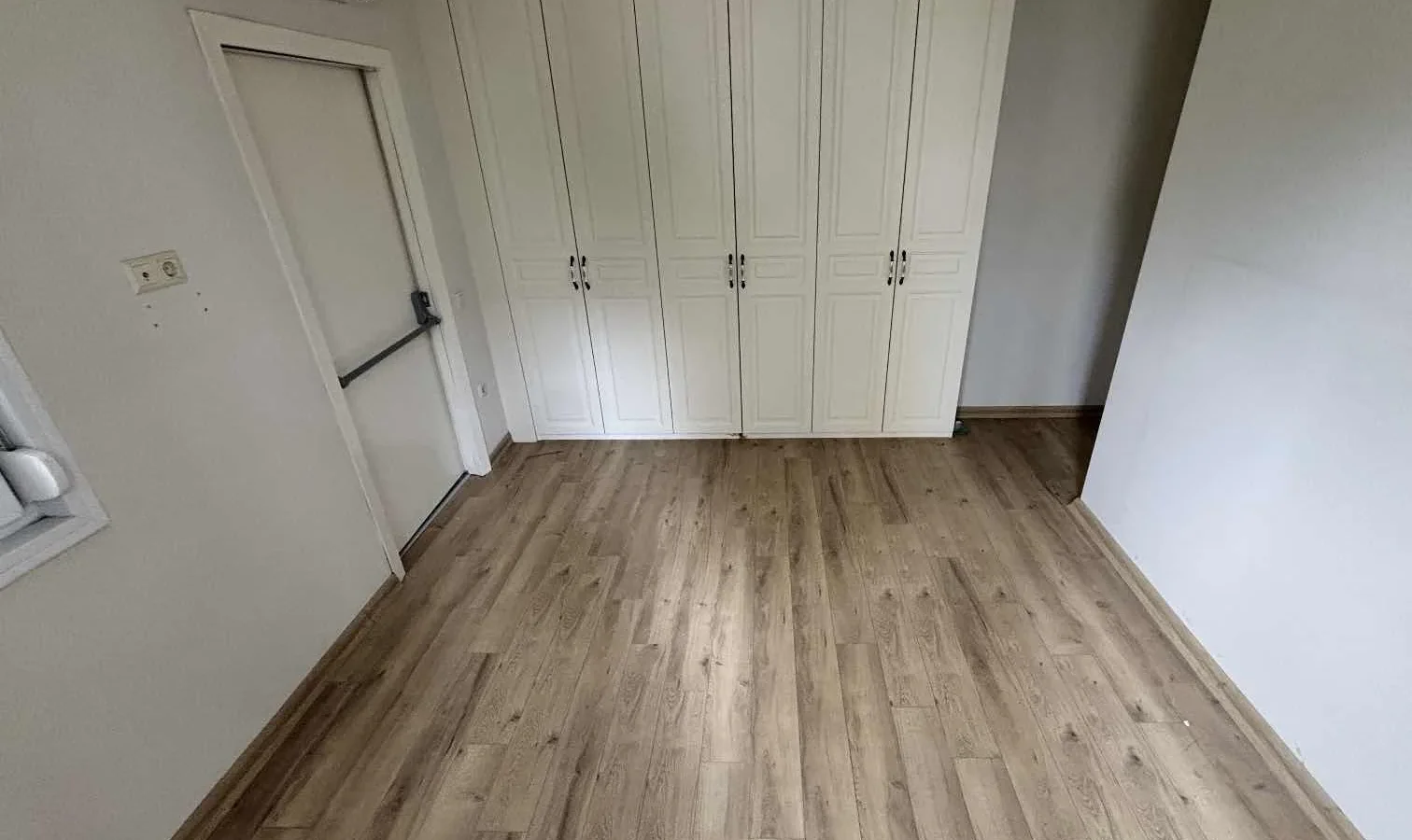 Sağlam'dan Merdivenköyün En Nezih Sokağında 3+1 Satılık Daire