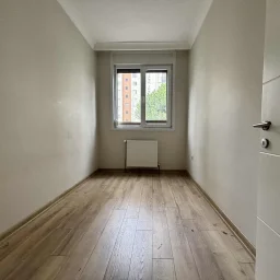 Sağlam'dan Merdivenköyün En Nezih Sokağında 3+1 Satılık Daire