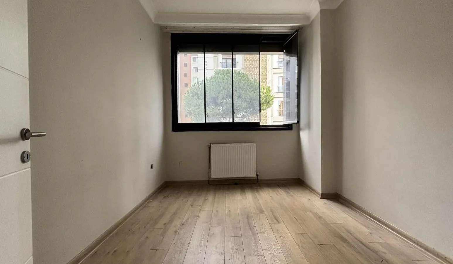 Sağlam'dan Merdivenköyün En Nezih Sokağında 3+1 Satılık Daire
