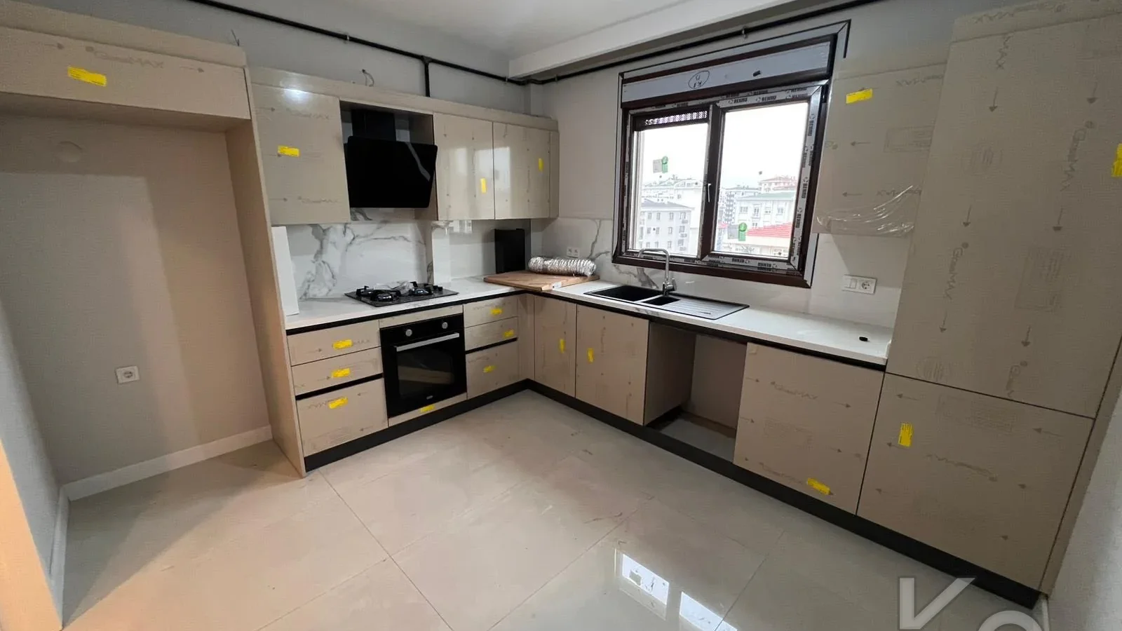 Sağlam'dan Feneryolun'da Oturuma Hazir 3+1 Geni̇ş Satilik Dai̇re!!