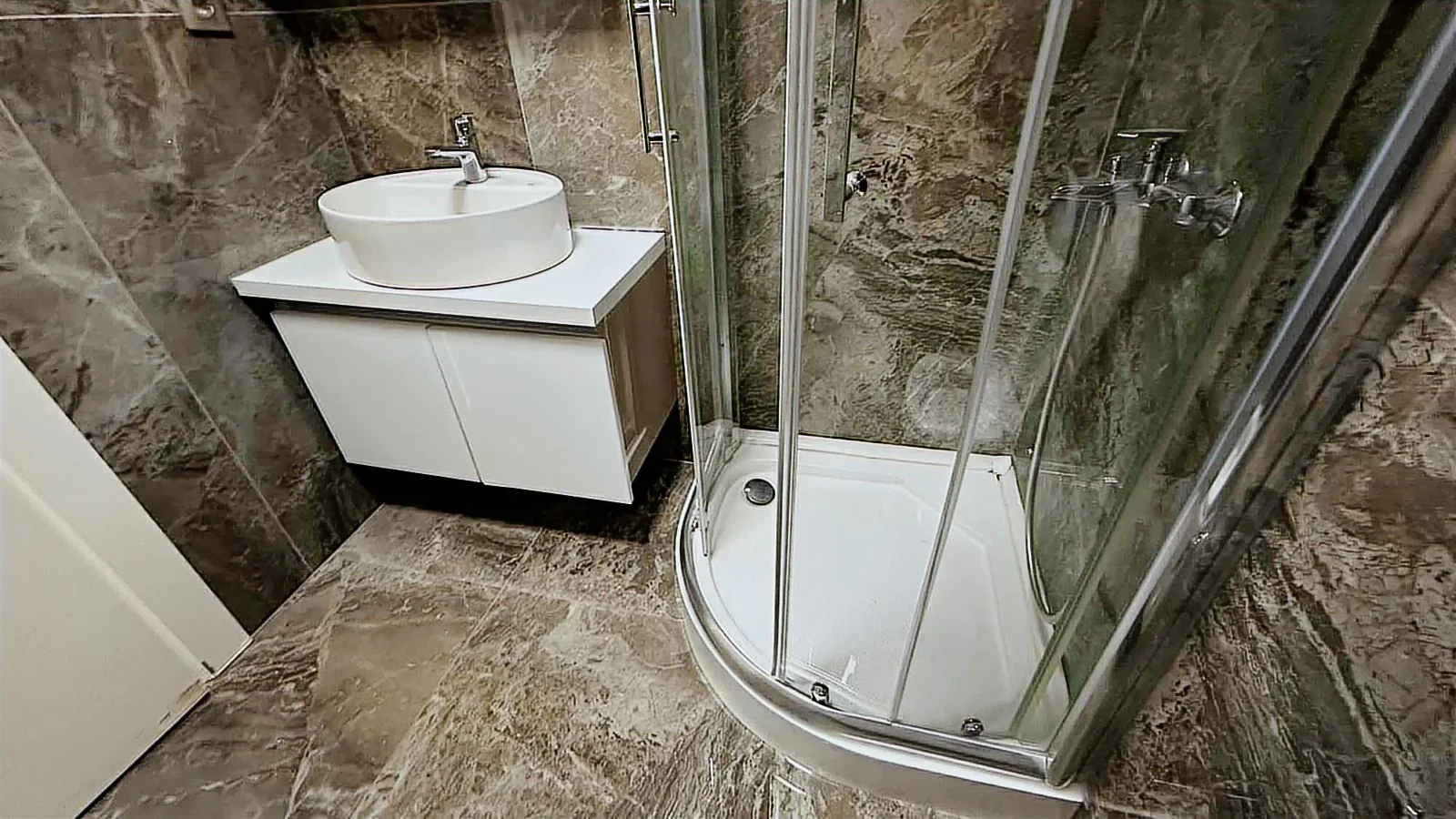 Sağlam'dan Yeni Fikirtepe'de 4+1 190 M2 Loft Satılık Geniş Daire
