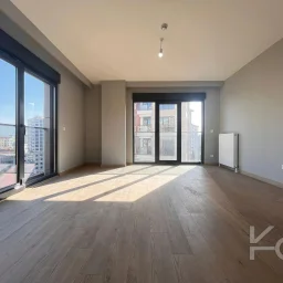 Laci̇vertcadde Bostanci'da 7/24 Güvenlikli Balkonlu Ebeveynli 75m² Net 2+1