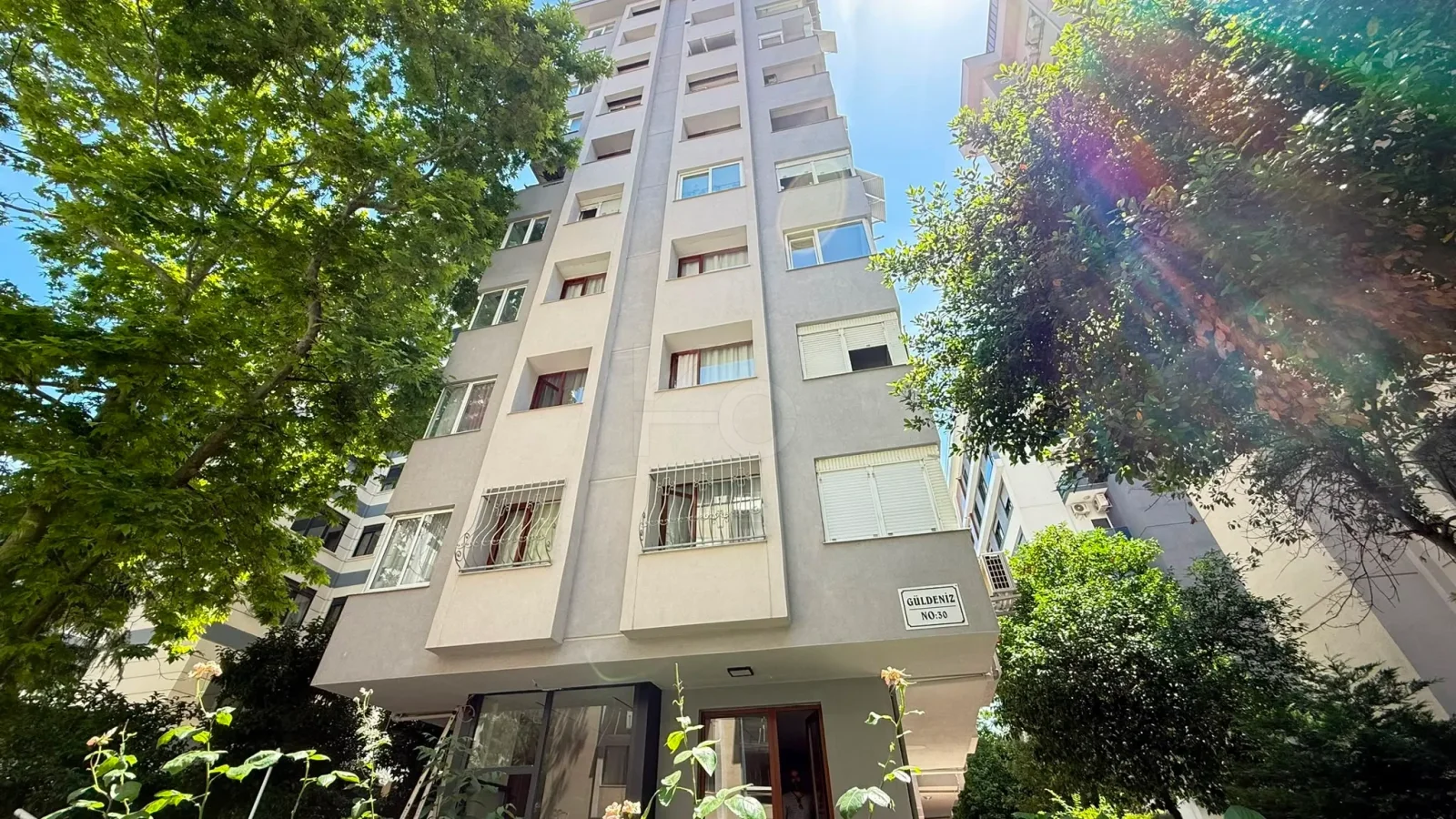 Academy Suadiye Cami Sokak 3+1 Satılık Daire Yüksek Giriş