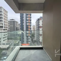 Laci̇vertcadde Suadi̇ye Bağdat Yakini Balkonlu Sifir
