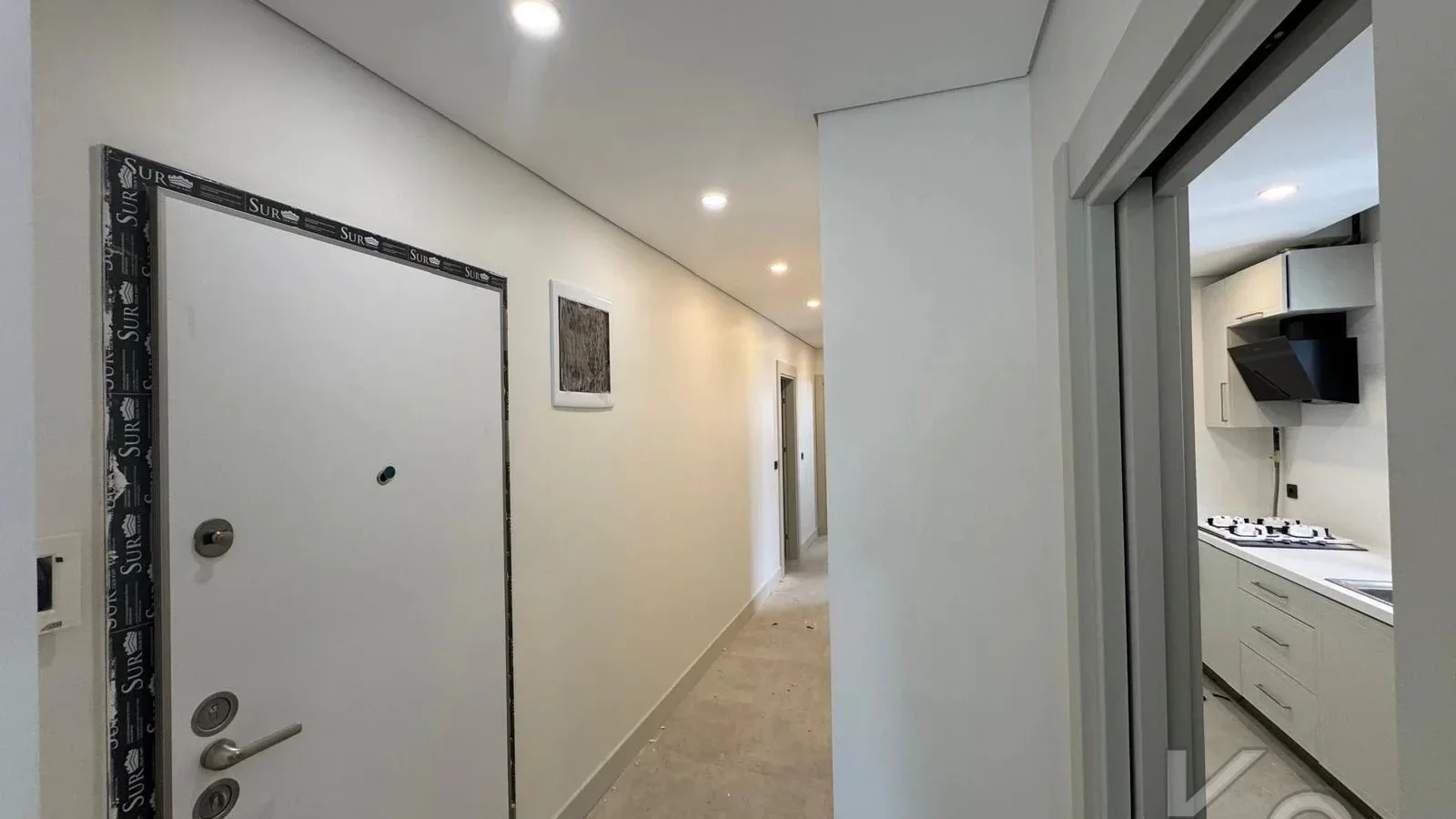 Laci̇vertcadde Suadi̇ye Bağdat Yakini Balkonlu Sifir