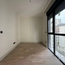 Laci̇vertcadde Suadi̇ye Bağdat Yakini Balkonlu Sifir