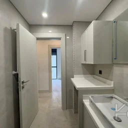 Laci̇vertcadde Suadi̇ye Bağdat Yakini Balkonlu Sifir