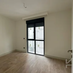 Laci̇vertcadde Suadi̇ye Bağdat Yakini Balkonlu Sifir