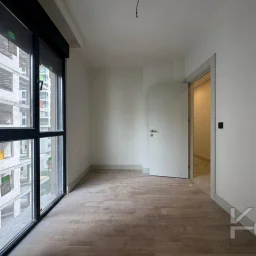 Laci̇vertcadde Suadi̇ye Bağdat Yakini Balkonlu Sifir