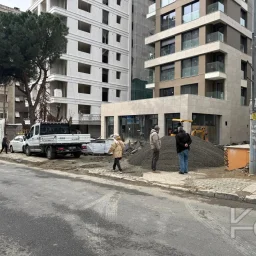 Laci̇vertcadde Suadi̇ye Bağdat Yakini Balkonlu Sifir