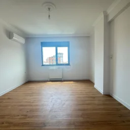 Lacivertcadde Erenköy’de Satılık 3 Cepheli Ebeveynli Balkonlu 110m² Net 3+1