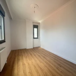 Lacivertcadde Erenköy’de Satılık 3 Cepheli Ebeveynli Balkonlu 110m² Net 3+1
