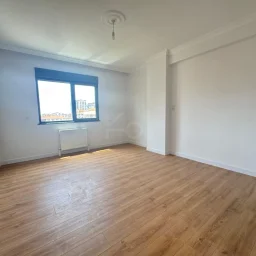Lacivertcadde Erenköy’de Satılık 3 Cepheli Ebeveynli Balkonlu 110m² Net 3+1