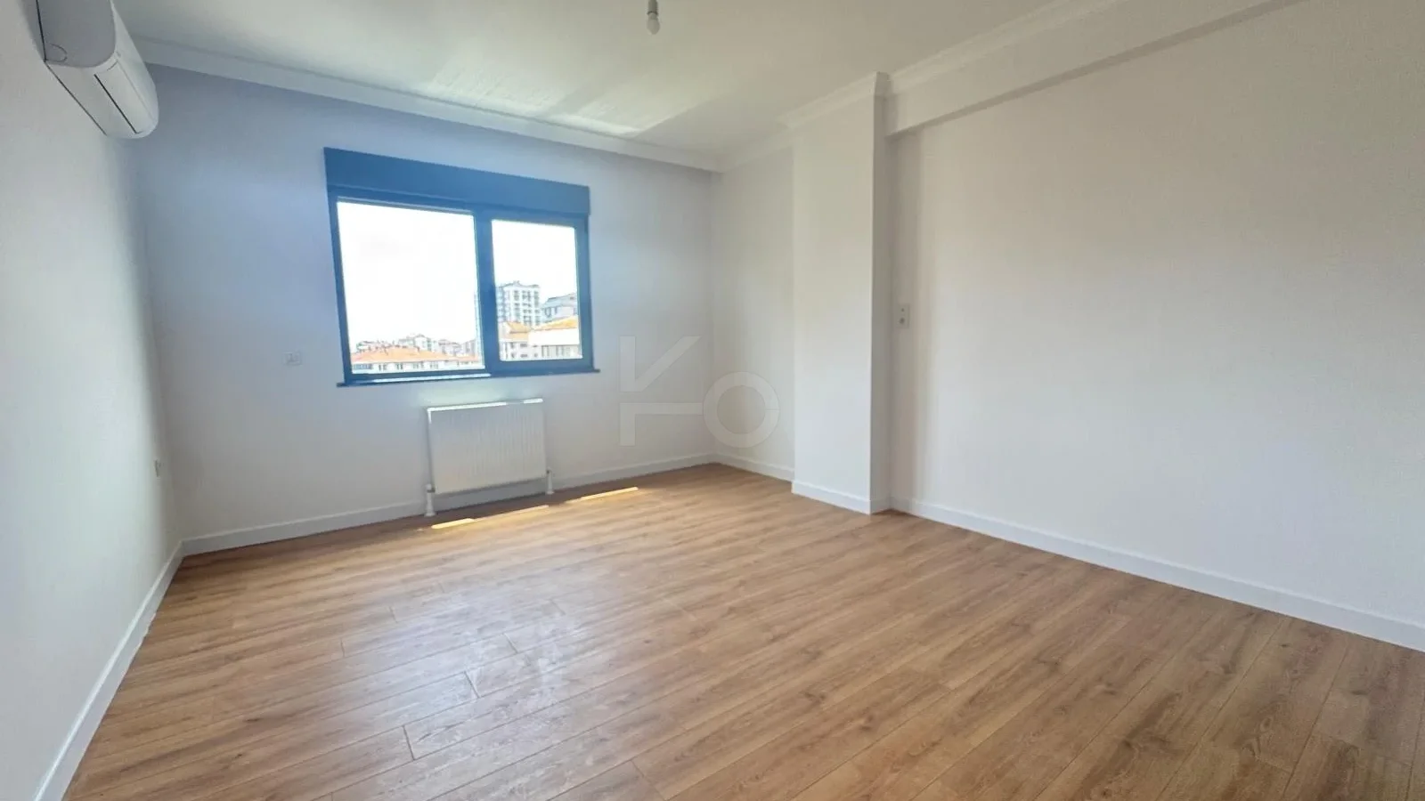 Lacivertcadde Erenköy’de Satılık 3 Cepheli Ebeveynli Balkonlu 110m² Net 3+1