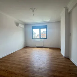 Lacivertcadde Erenköy’de Satılık 3 Cepheli Ebeveynli Balkonlu 110m² Net 3+1