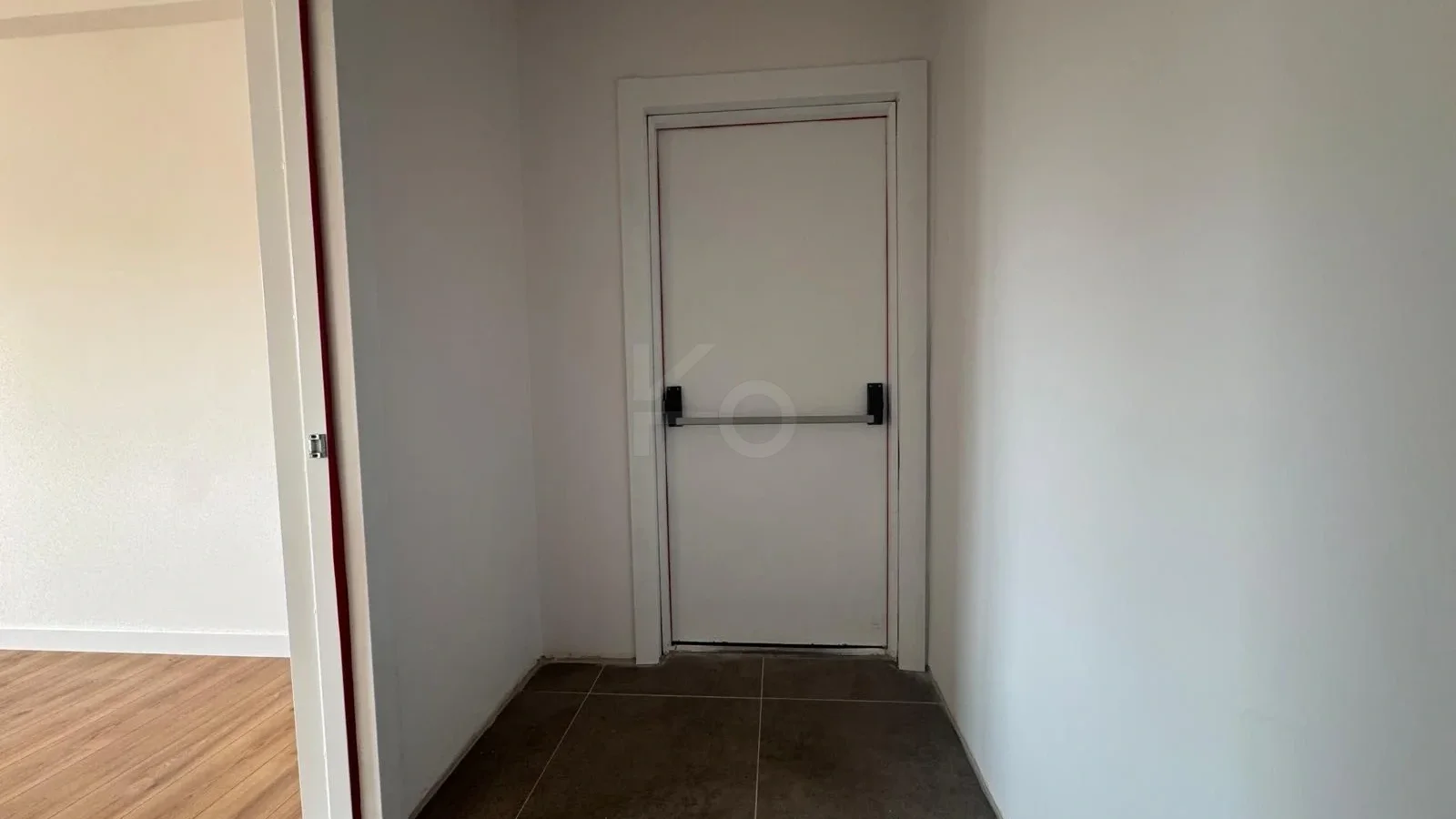 Lacivertcadde Erenköy’de Satılık 3 Cepheli Ebeveynli Balkonlu 110m² Net 3+1