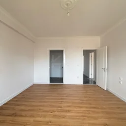Lacivertcadde Erenköy’de Satılık 3 Cepheli Ebeveynli Balkonlu 110m² Net 3+1