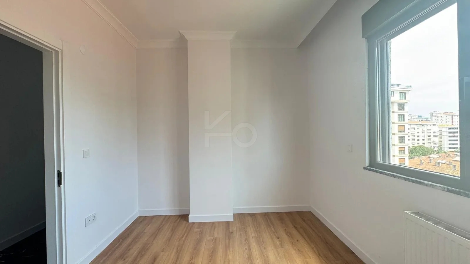 Lacivertcadde Erenköy’de Satılık 3 Cepheli Ebeveynli Balkonlu 110m² Net 3+1