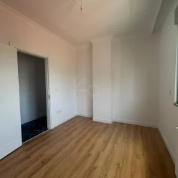 Lacivertcadde Erenköy’de Satılık 3 Cepheli Ebeveynli Balkonlu 110m² Net 3+1