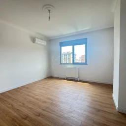 Lacivertcadde Erenköy’de Satılık 3 Cepheli Ebeveynli Balkonlu 110m² Net 3+1