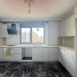 Lacivertcadde Erenköy’de Satılık 3 Cepheli Ebeveynli Balkonlu 110m² Net 3+1