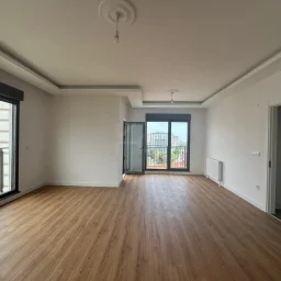 Lacivertcadde Erenköy’de Satılık 3 Cepheli Ebeveynli Balkonlu 110m² Net 3+1