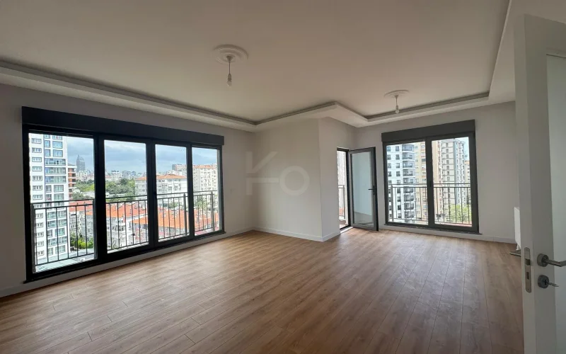 Lacivertcadde Erenköy’de Satılık 3 Cepheli Ebeveynli Balkonlu 110m² Net 3+1