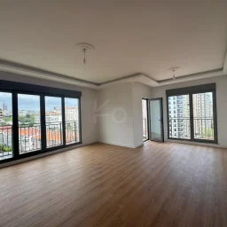 Lacivertcadde Erenköy’de Satılık 3 Cepheli Ebeveynli Balkonlu 110m² Net 3+1