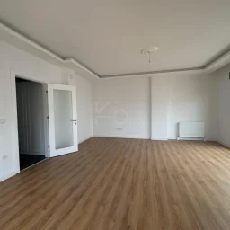 Lacivertcadde Erenköy’de Satılık 3 Cepheli Ebeveynli Balkonlu 110m² Net 3+1