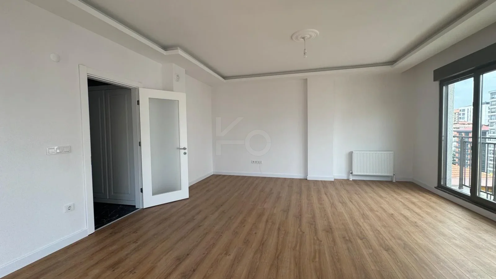 Lacivertcadde Erenköy’de Satılık 3 Cepheli Ebeveynli Balkonlu 110m² Net 3+1