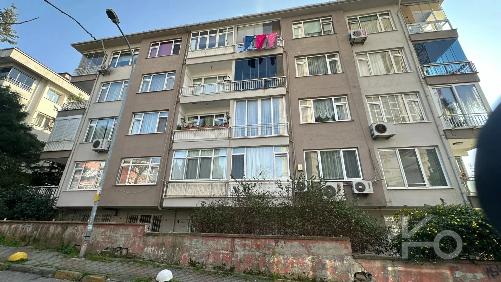 Acıbadem'de E-5'e Yakın 2+1 Satılık Daire