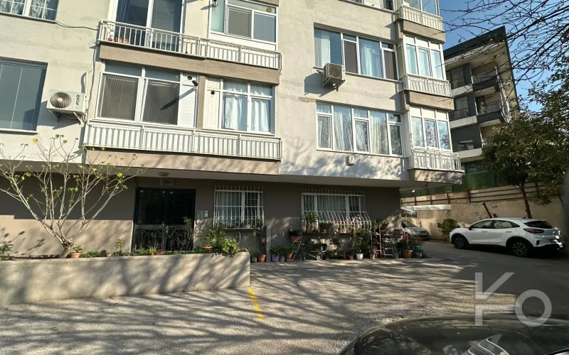 Acıbadem'de E-5'e Yakın 2+1 Satılık Daire