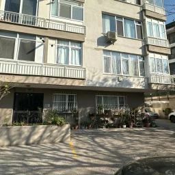 Acıbadem'de E-5'e Yakın 2+1 Satılık Daire