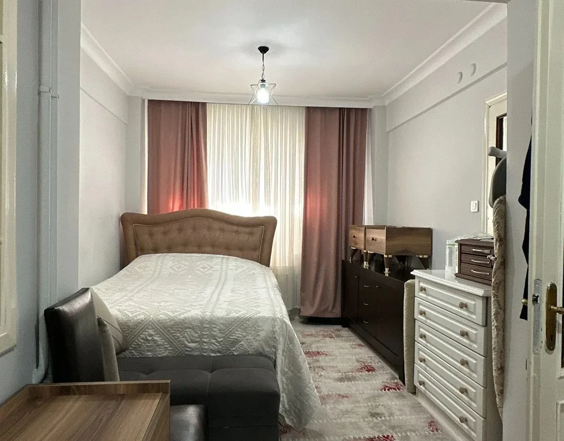 Acıbadem'de E-5'e Yakın 2+1 Satılık Daire