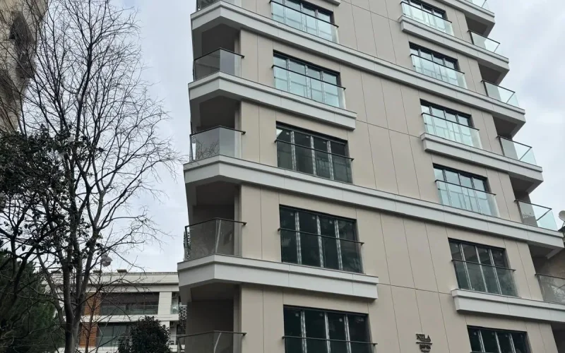 Laci̇vertcadde Caddebostan Sahi̇l,sifir 1+1 Bağdata Çok Yakin