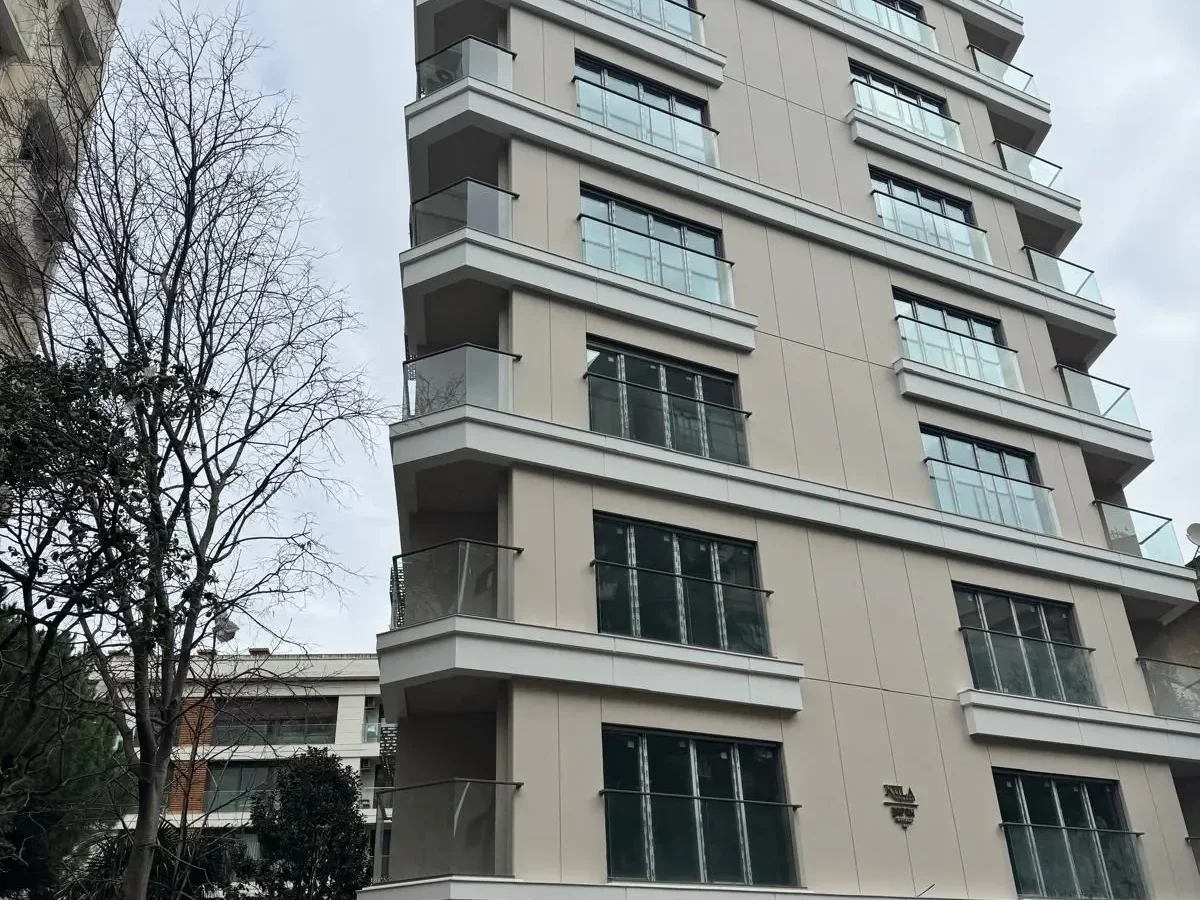 Laci̇vertcadde Caddebostan Sahi̇l,sifir 1+1 Bağdata Çok Yakin