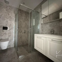 Lacivert Cadde Suadiye 2024 Yapımı Sıfır Ebeveynli Balkonlu 79m² Net 2+1