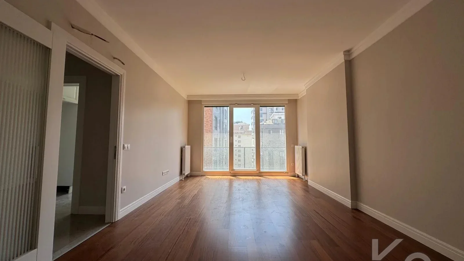 Lacivert Cadde Suadiye 2024 Yapımı Sıfır Ebeveynli Balkonlu 79m² Net 2+1