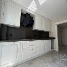 Lacivert Cadde Suadiye 2024 Yapımı Sıfır Ebeveynli Balkonlu 79m² Net 2+1