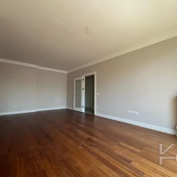 Lacivert Cadde Suadiye 2024 Yapımı Sıfır Ebeveynli Balkonlu 79m² Net 2+1