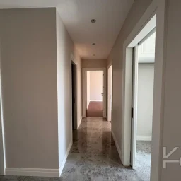 Lacivert Cadde Suadiye 2024 Yapımı Sıfır Ebeveynli Balkonlu 79m² Net 2+1
