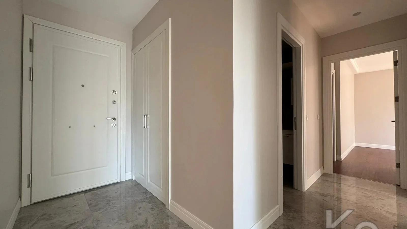 Lacivert Cadde Suadiye 2024 Yapımı Sıfır Ebeveynli Balkonlu 79m² Net 2+1