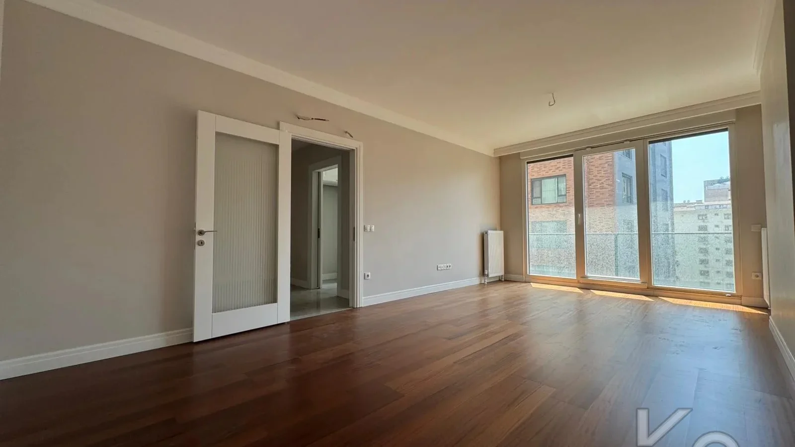 Lacivert Cadde Suadiye 2024 Yapımı Sıfır Ebeveynli Balkonlu 79m² Net 2+1