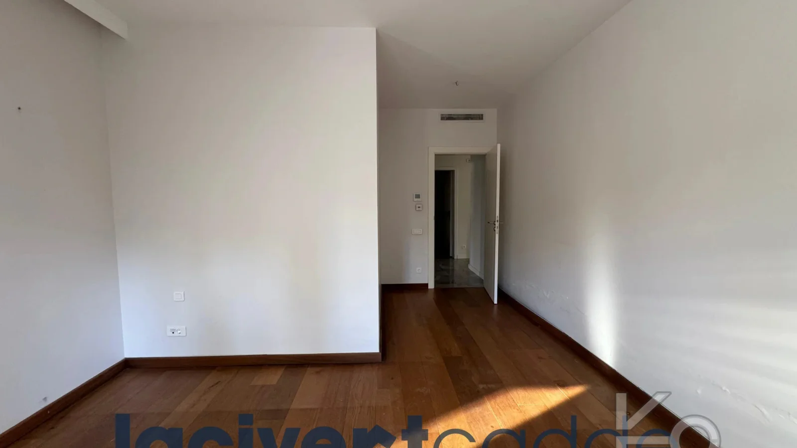 Göztepe Parkına Yakın 160m² Net Geniş Balkonlu 4+1 Site Özellikli