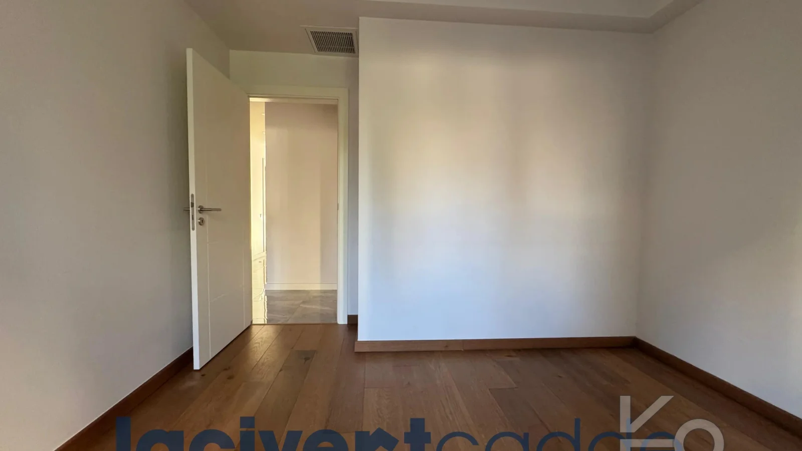 Göztepe Parkına Yakın 160m² Net Geniş Balkonlu 4+1 Site Özellikli